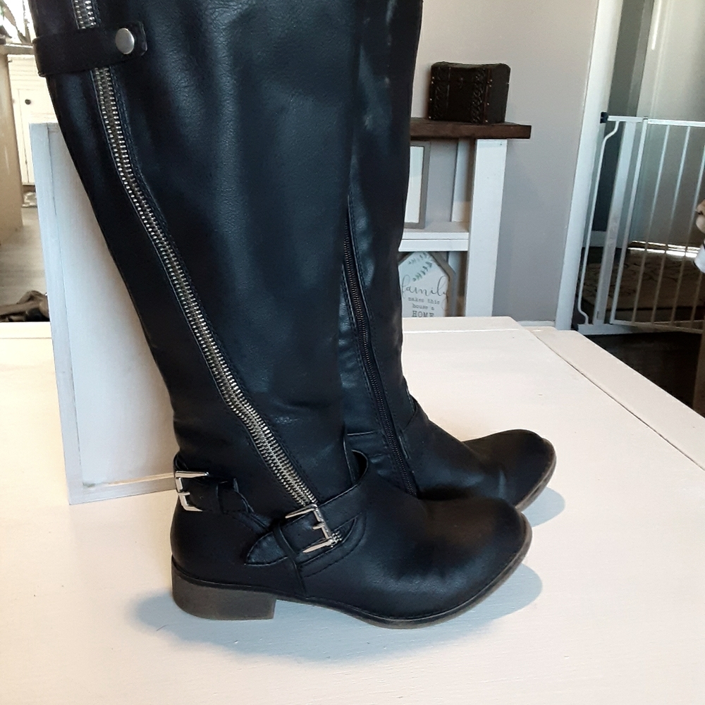 Daisy boots